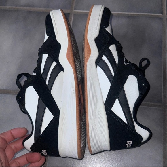 Reebok dust 7.5 women’s Classic Black and White Athletic Shoes retro - Picture 12 of 12